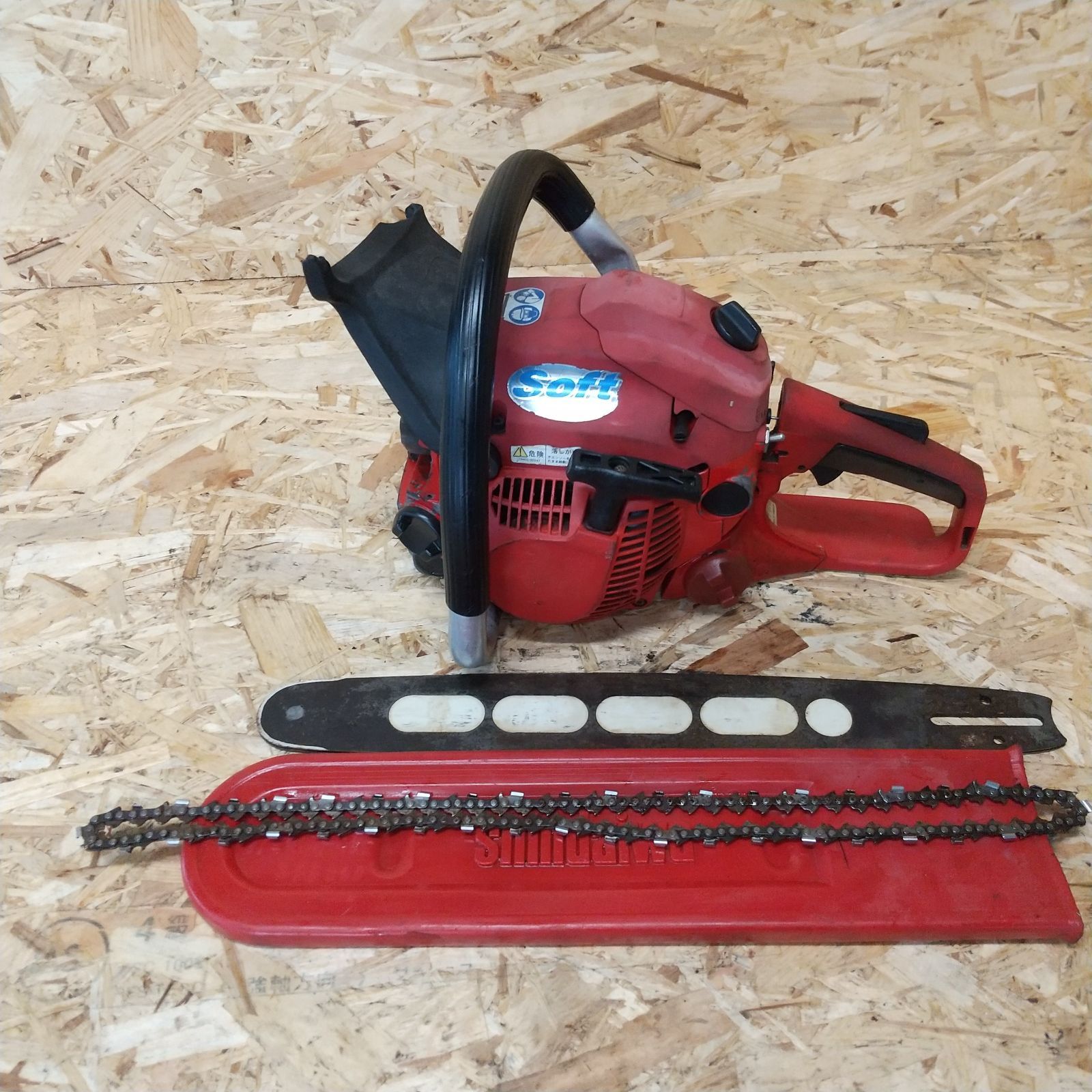 エンジンチェンソー 新ダイワ sindaiwa E350AV 排気量35.5cc 木 切断