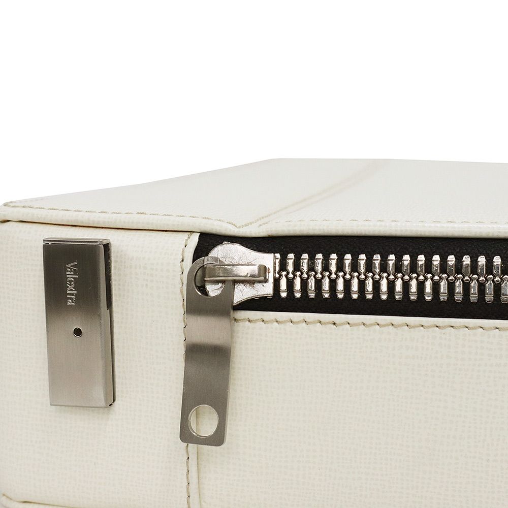 ホワイト マットシルバー金具