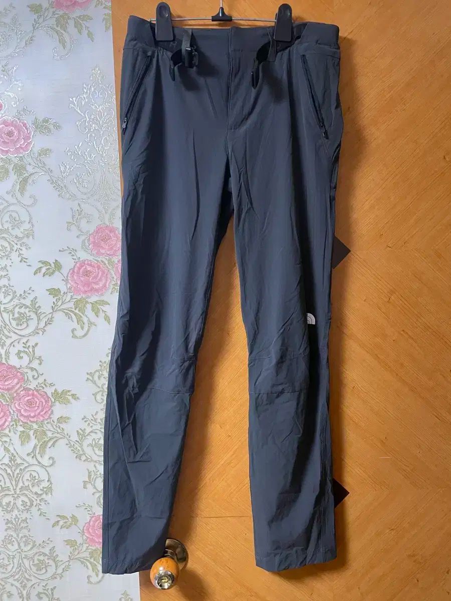 NORTH FACE