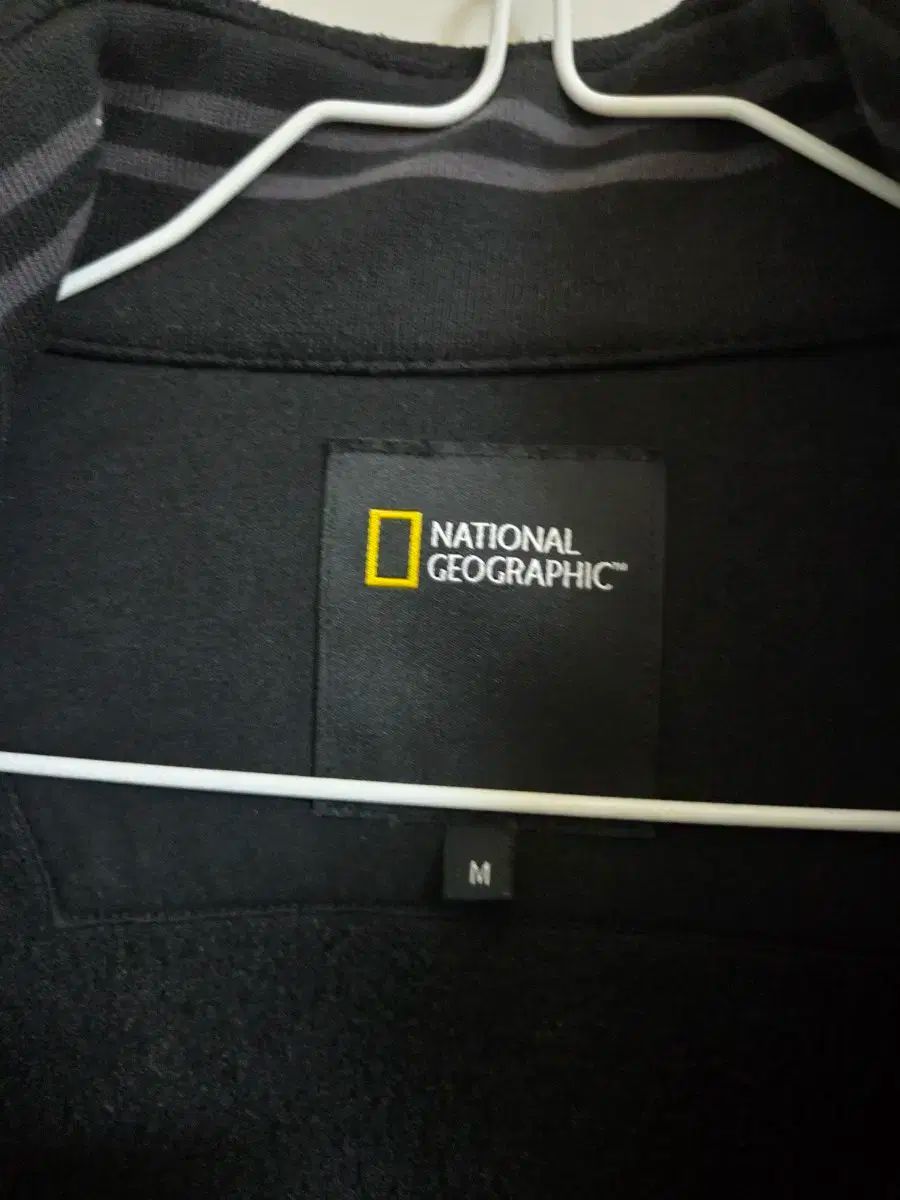 ナショナルジオグラフィック 黒色