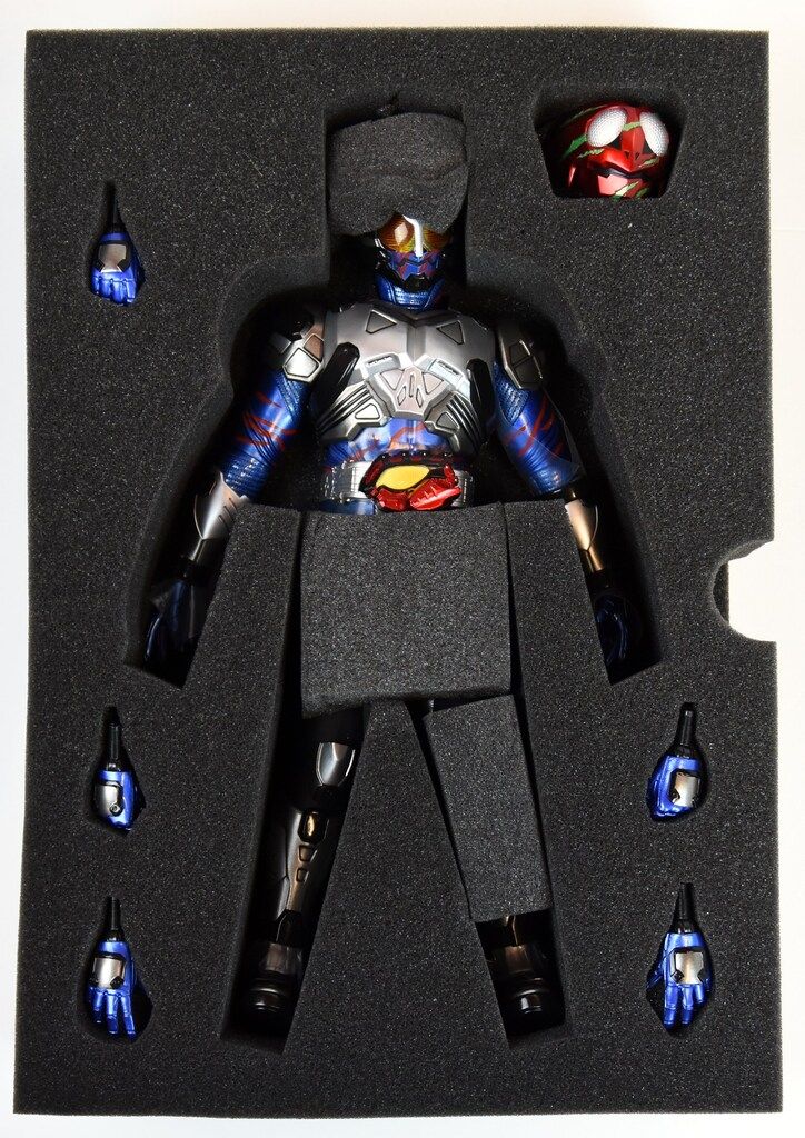 フィギュア メディコム・トイ RAH GENESIS 仮面ライダーアマゾンズ