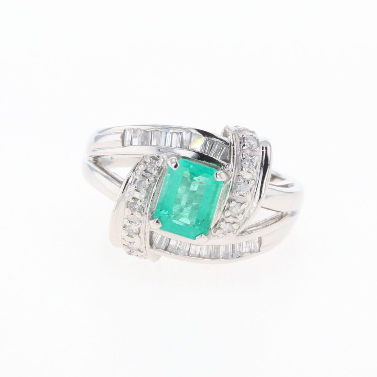 Pt850 エメラルド0.43ctとダイヤ0.25ctのデザインリング Pt850