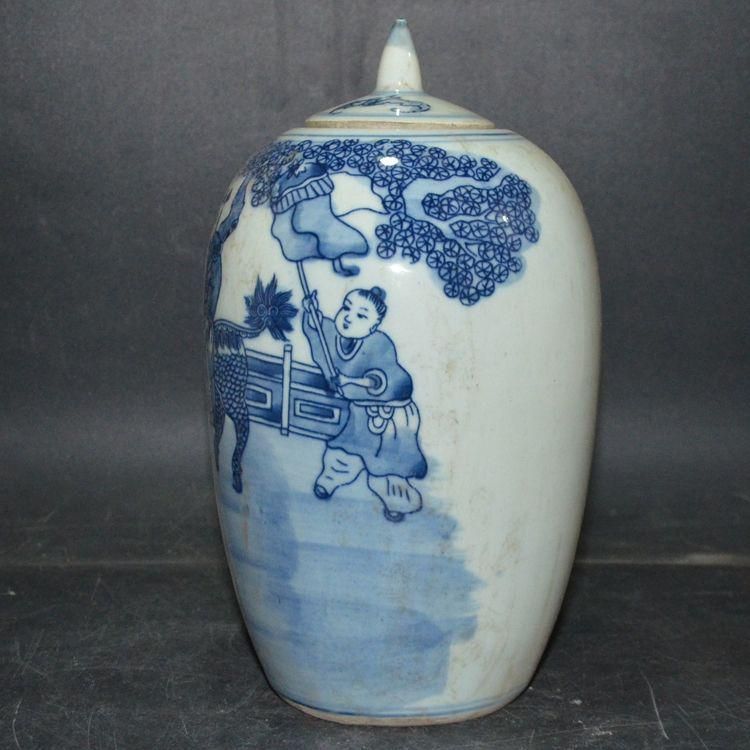 古美術 古磁 麒麟送礼 青花 手描き 在銘 美品 置物 中国美術 青花麒麟が福を授かります冬瓜壇 装飾品 工芸品 美術品