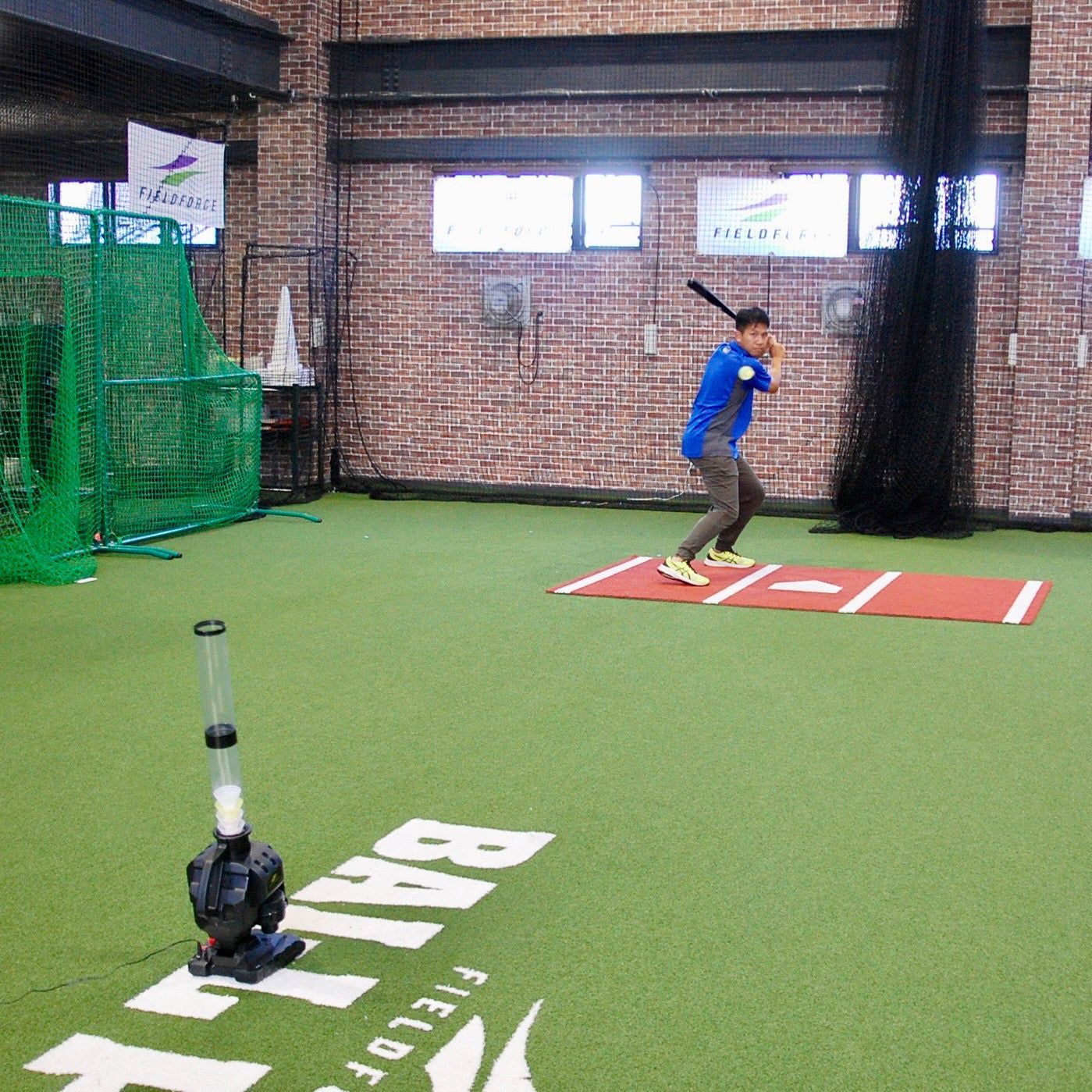 お早めにどうぞ！！ ACアダプター付き NEW スピードシャトルマシン FSSM-221 パートナー不要で バッティング練習 野球 シャトル打ち シャトルマシン 野球 打撃練習器具 FIELDFORCE フィールドフォース 品質保証で、高速配送！