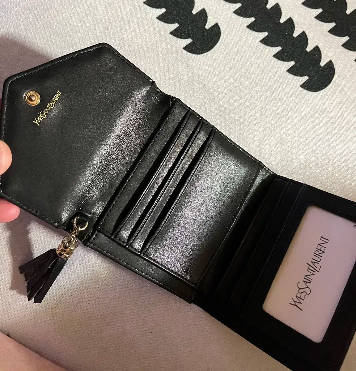 イヴサンローラン折財布 YSLロゴステッチ Yves Saint Laurent
