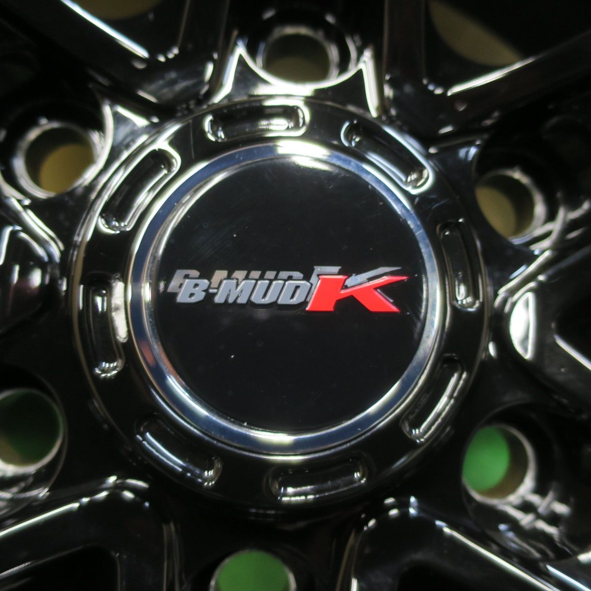 こんなモデルもご提供中！ 超バリ溝 23年 キレイ ほぼ10分 スタッドレス 265|70R17 ミシュラン X-ICE SNOW SUV B-MUD K 17インチ PCD139.7|6H 5101709イス 商品は通常配送無料。