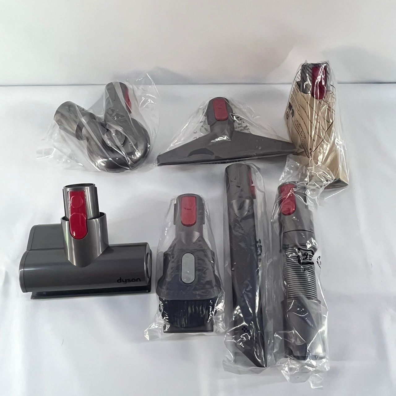 Dyson 付属品 Dyson V8 Slim Fluffy Extra コードレス掃除機付属品完備