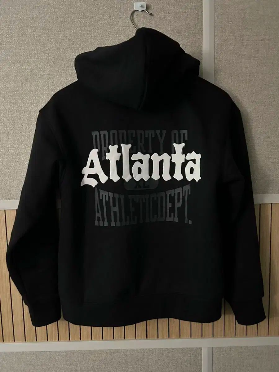 【雷市場（ポンジャン）商品韓国直送】新品 H ＆ M フード付き ジップアップパーカー 黒 atlanta