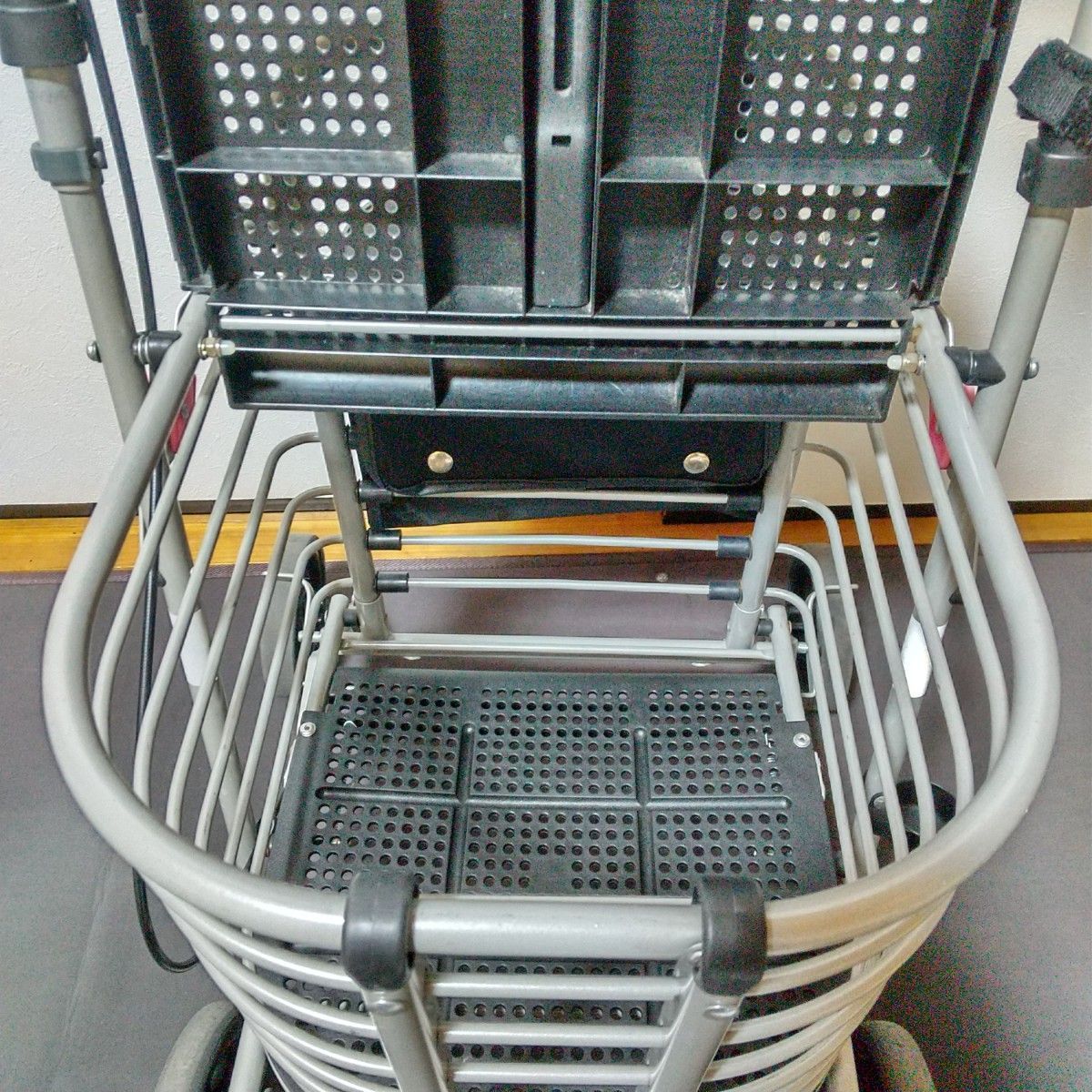 買い物カート高齢者 手押し車