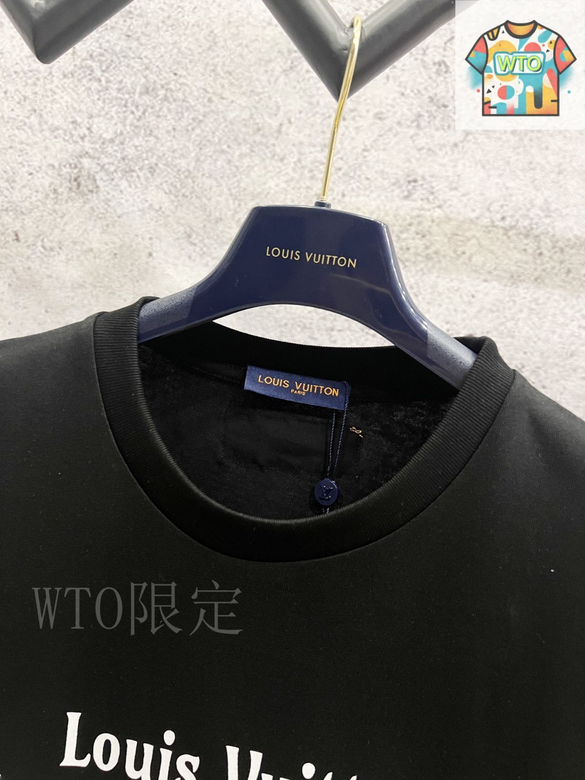 今日特価】Louis Vuitton LV ショーフロアスタッフ大文字ロゴ