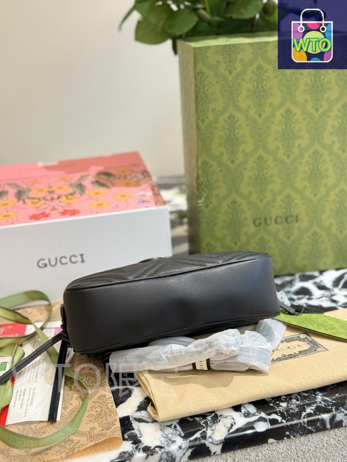 今日特価】Gucci GG Marmont Small Chain Shoulder Bag in Black