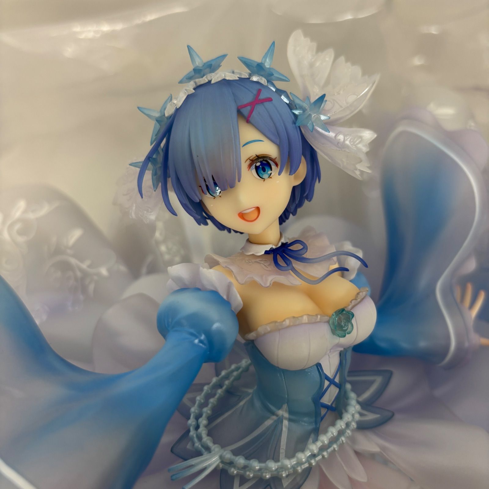 Re:ゼロから始める異世界生活 レム -Crystal Dress Ver- 1/7 スケール