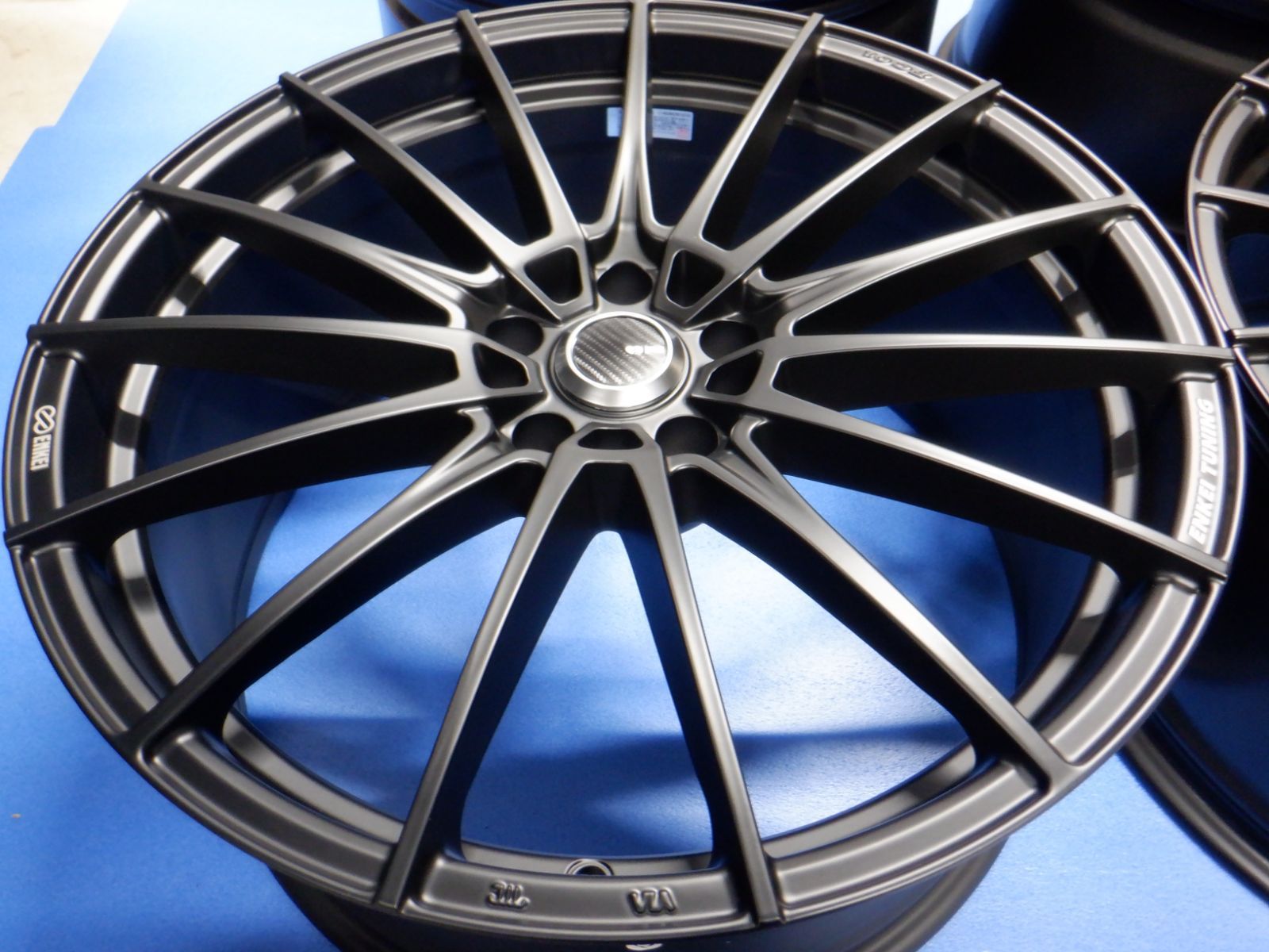 エンケイFC01 9.5J×20 コンケイブホイールのみ４本セット アルファード ヴェルファイアなど チューナーサイズ TRITUETUBI_COM