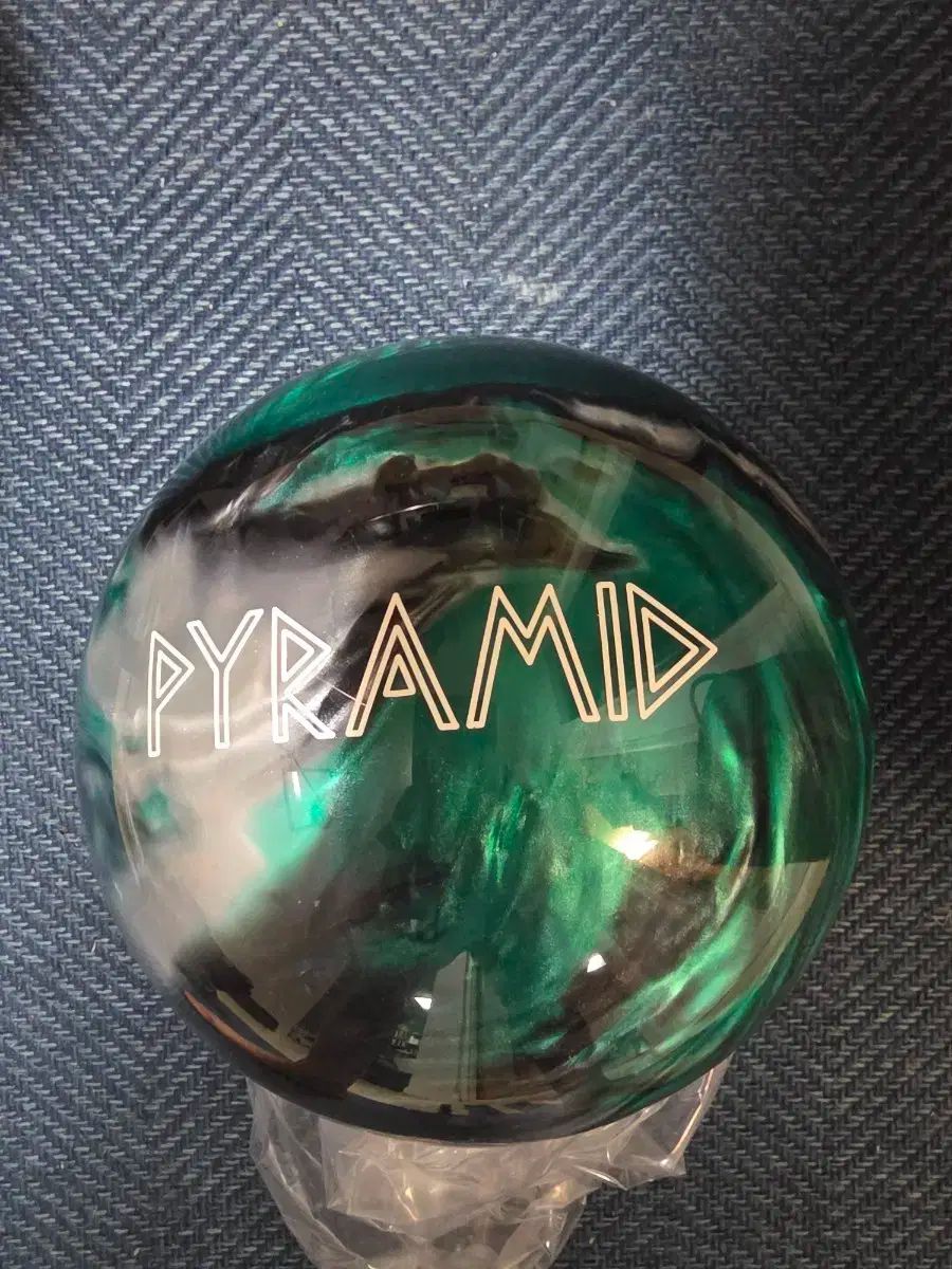 ピラミッドハードボール 14 ポンド ボーリング