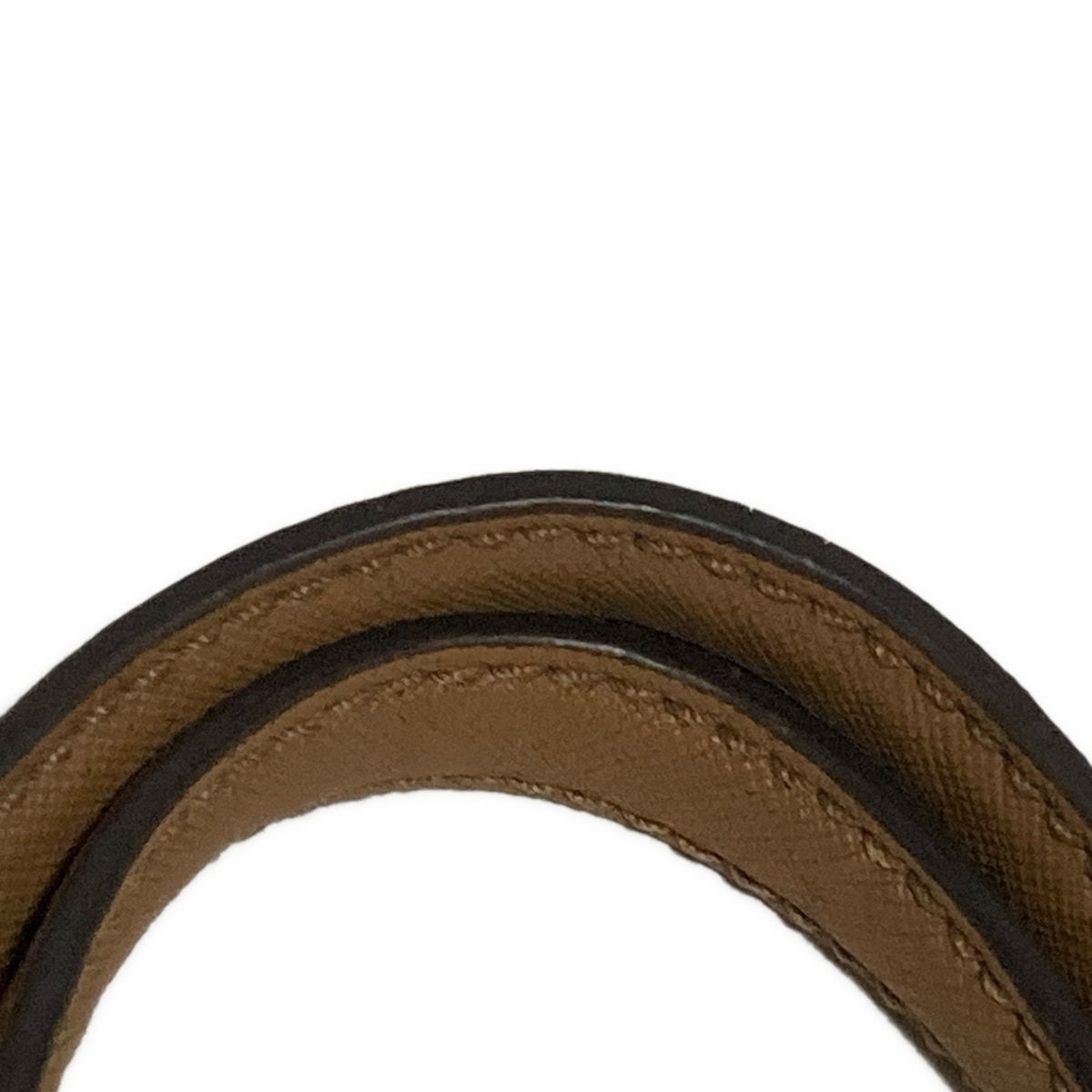 - ライトブラウン