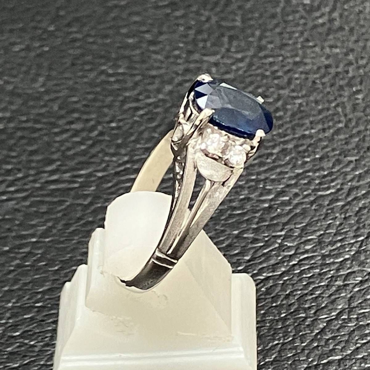 鑑別カード付 新品仕上済み 天然 ブルーサファイア ダイヤ 付 デザイン