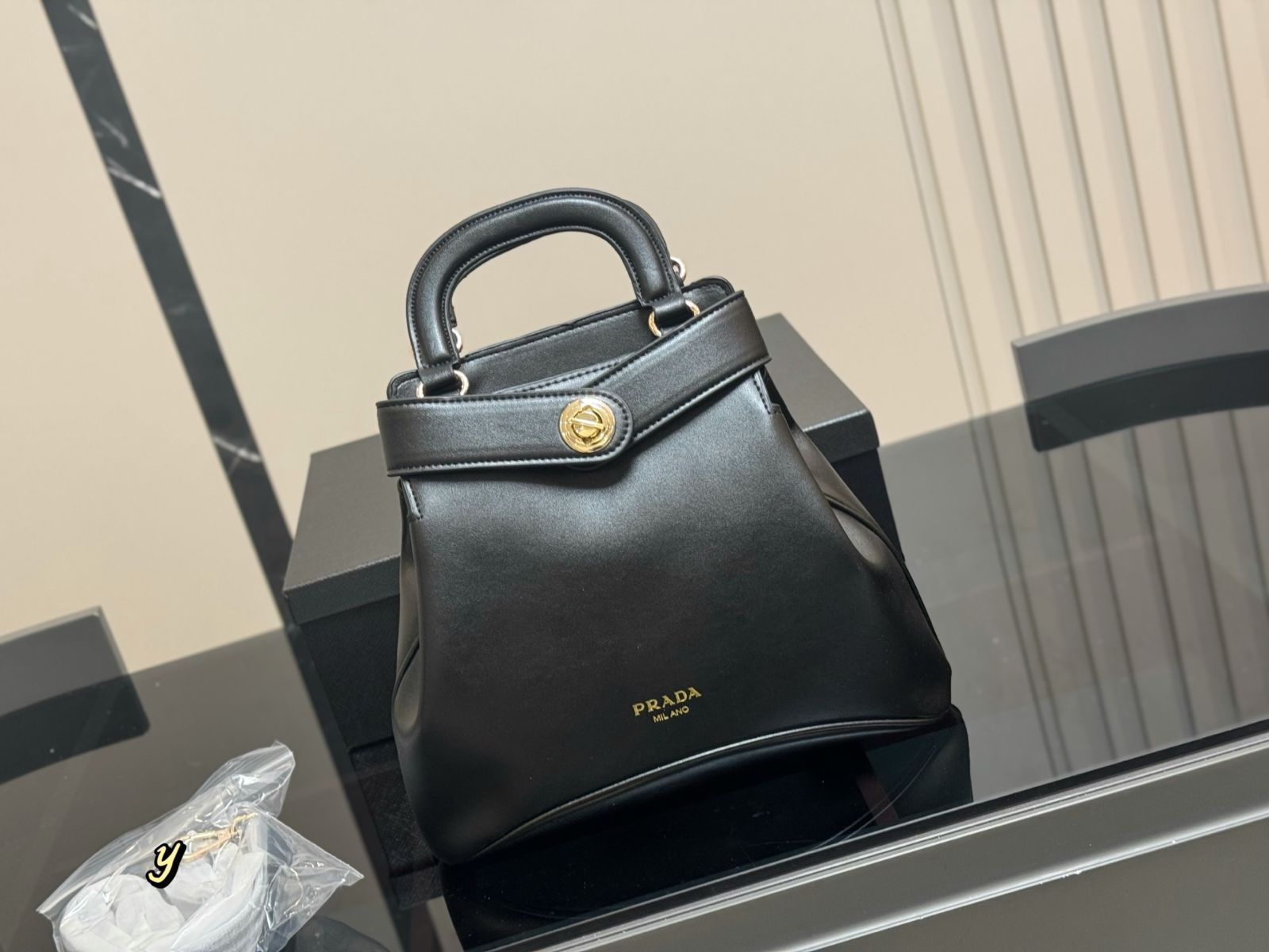ヴィンテージ★PRADA★ナイロン ホーボーバッグ PRADA プラダ ブランドロゴ ナイロン ハンドバッグ 2way