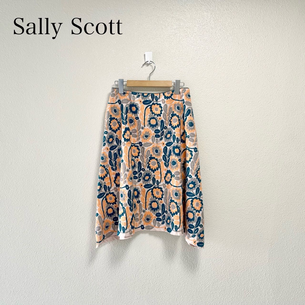 サリースコット　刺繍入りスカート Sally Scott サリースコット 刺繍スカート - メルカリ