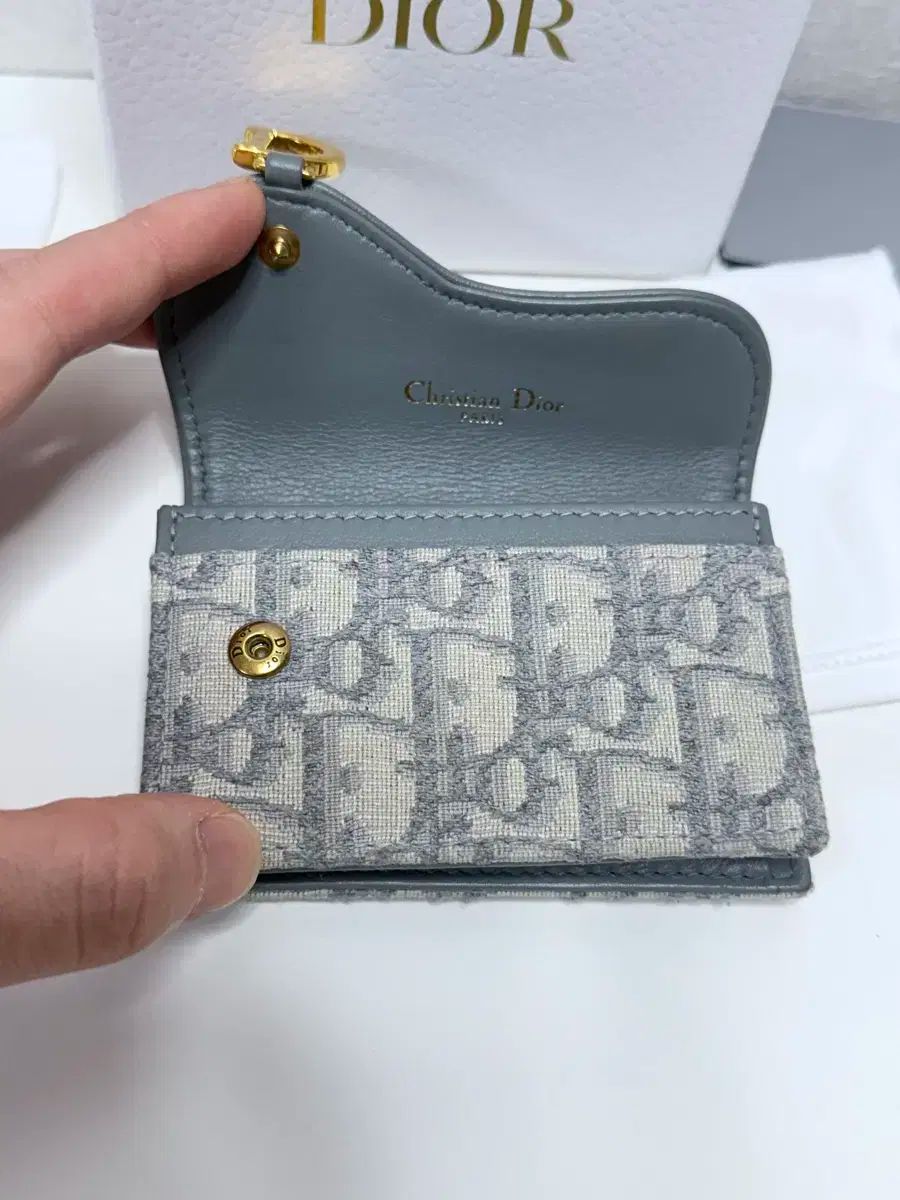 ディオール
