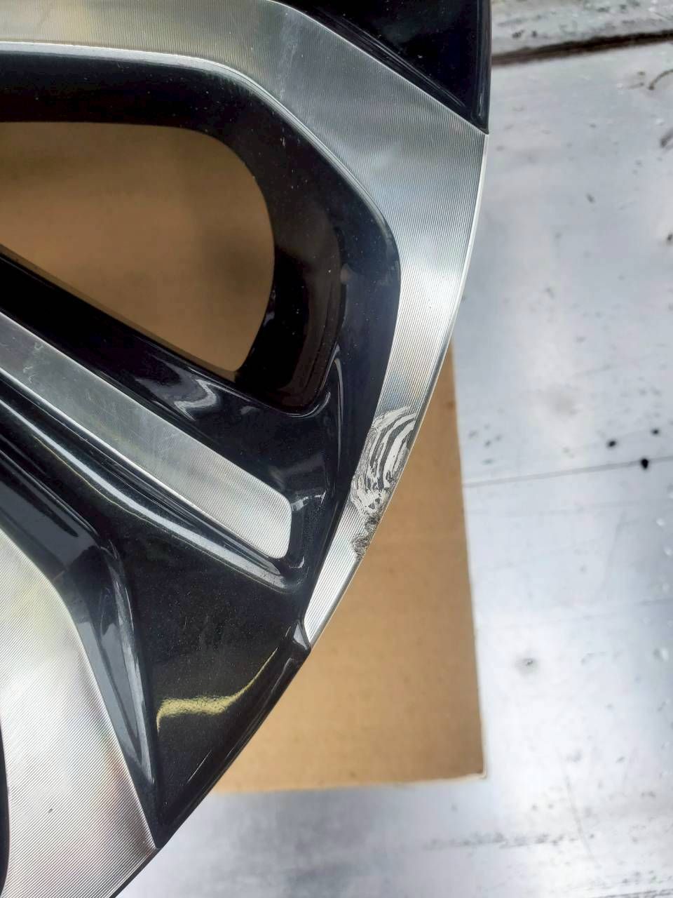 トヨタ プリウス60系用のモデリスタ 17インチ