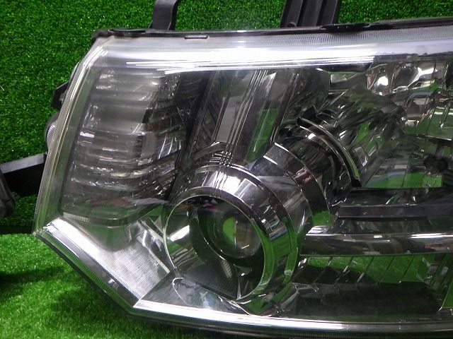 ミツビシ CV系 デリカD5 前期 左ヘッドライト HID 100-87918 バラスト