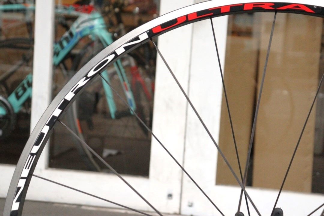 カンパニョーロ Campagnolo ニュートロン ウルトラ NEUTRON ULTRA アルミ クリンチャー ホイールセット シマノ11S/12S  15C 【横浜店】 - メルカリ