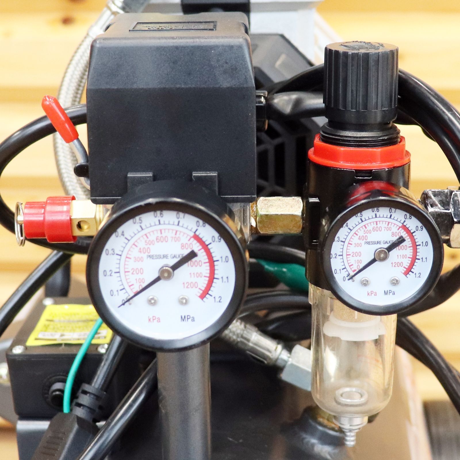 新潟発 RETZLINK エアーコンプレッサー RZ-SA1030EFR ほぼ♥ 実働 30L 100V 静音 タイヤ交換 整備 修繕 清掃 倉庫保管 HRDEVELOPMENT_JP