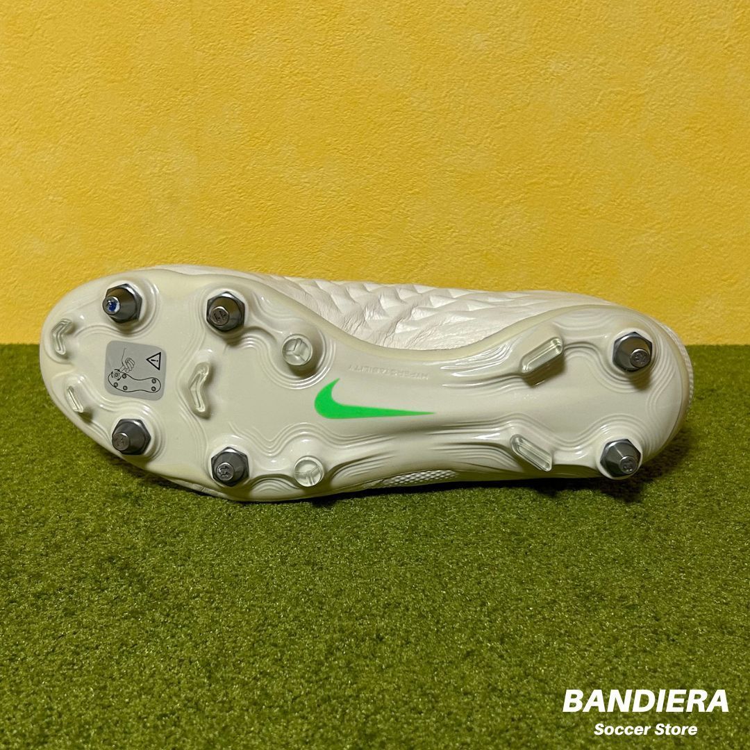 新品・未使用】NIKE ナイキ サッカースパイク ティエンポ