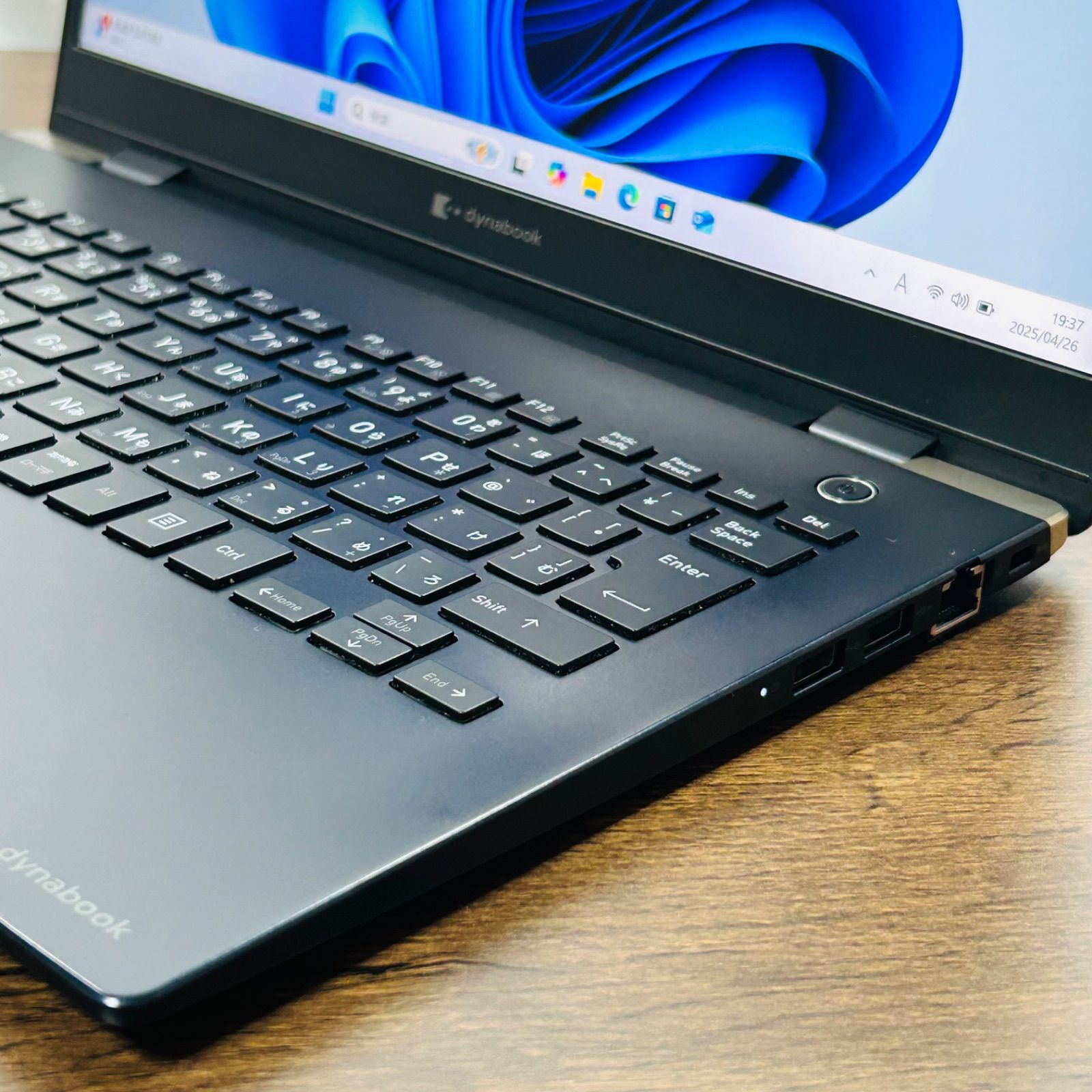 美品】東芝dynabook i5/16GB/SSD搭載 Win11 Office - メルカリ