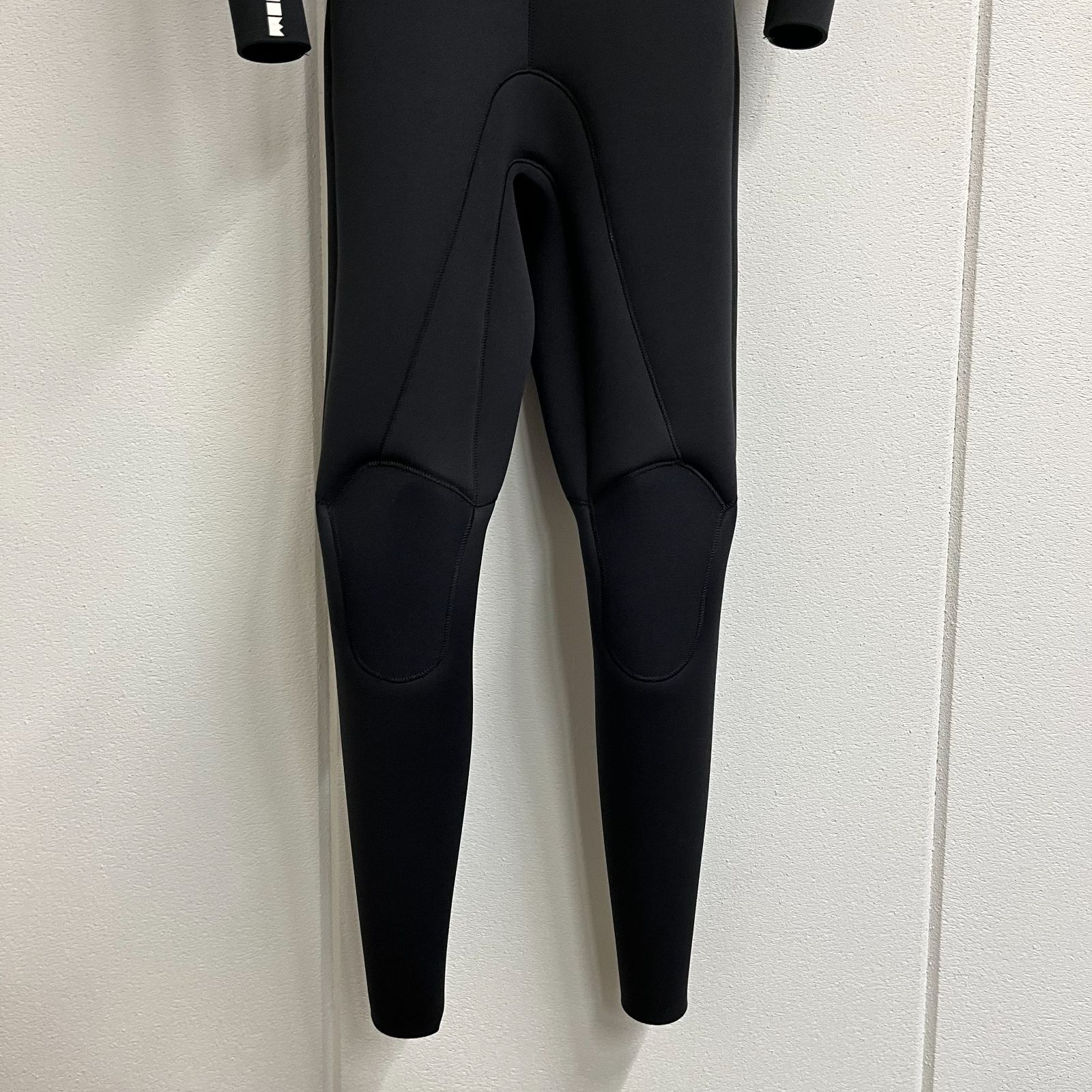 MOONWETSUITS