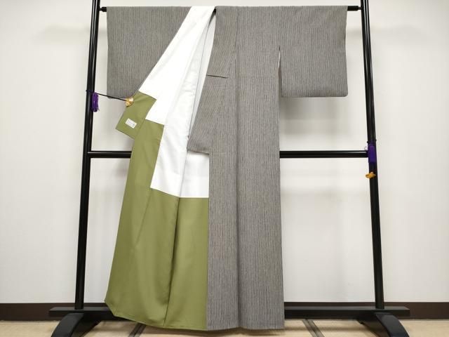 平和屋着物＊夏物　洗える最高級着物　＜英＞はなぶさ謹製　小紋　絽　横縞　洗える着物　AABD3356jd 平和屋本店□極上 洗える最高級着物 ＜英＞はなぶさ謹製 小紋 縞 茶鼠