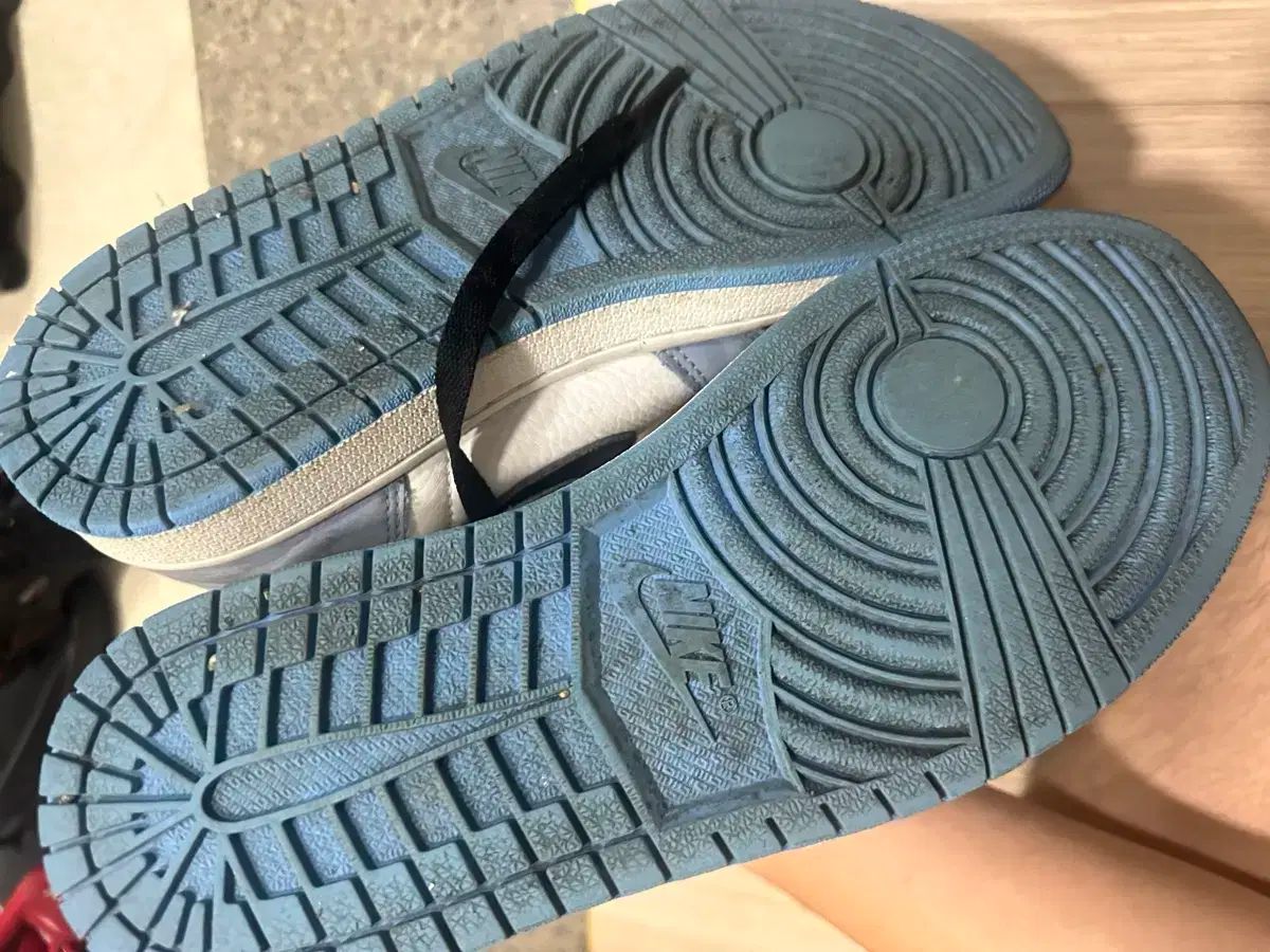 NIKE ナイキ エア ジョーダン 1 ユニバーシティー ブルー