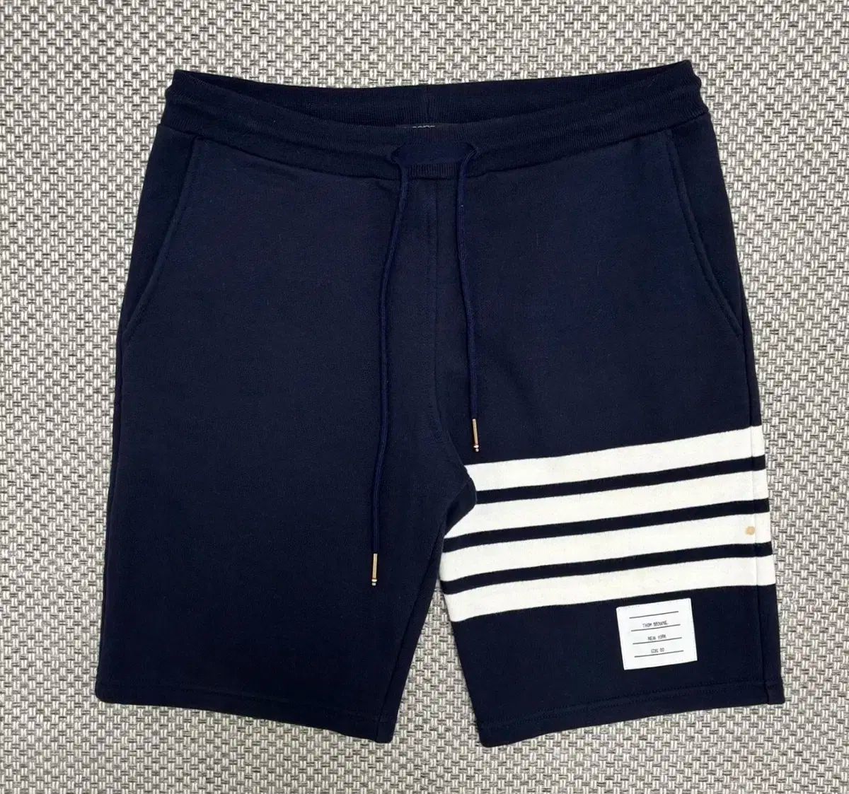 00 Thom Browne(トム・ブラウン) 四本サイドライン ハーフパンツ 00 Thom Browne(トム・ブラウン) 四本サイドライン ハーフパンツ