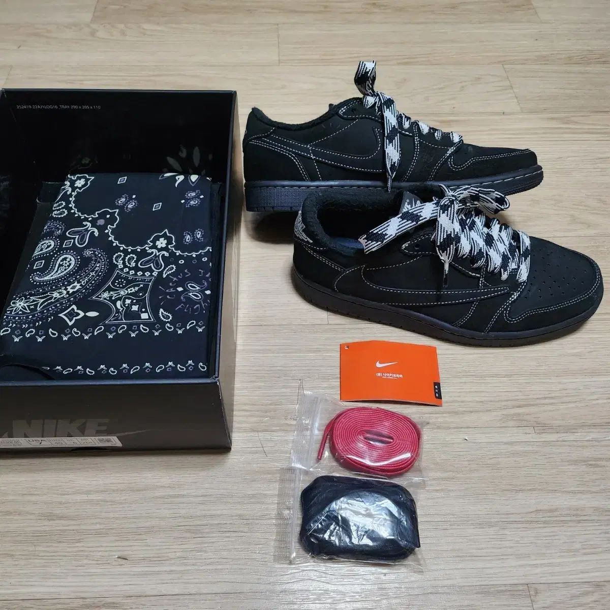 NIKE ナイキ トラヴィス SCOTT スコット ジョーダン 1 ロー 黒 OG 250