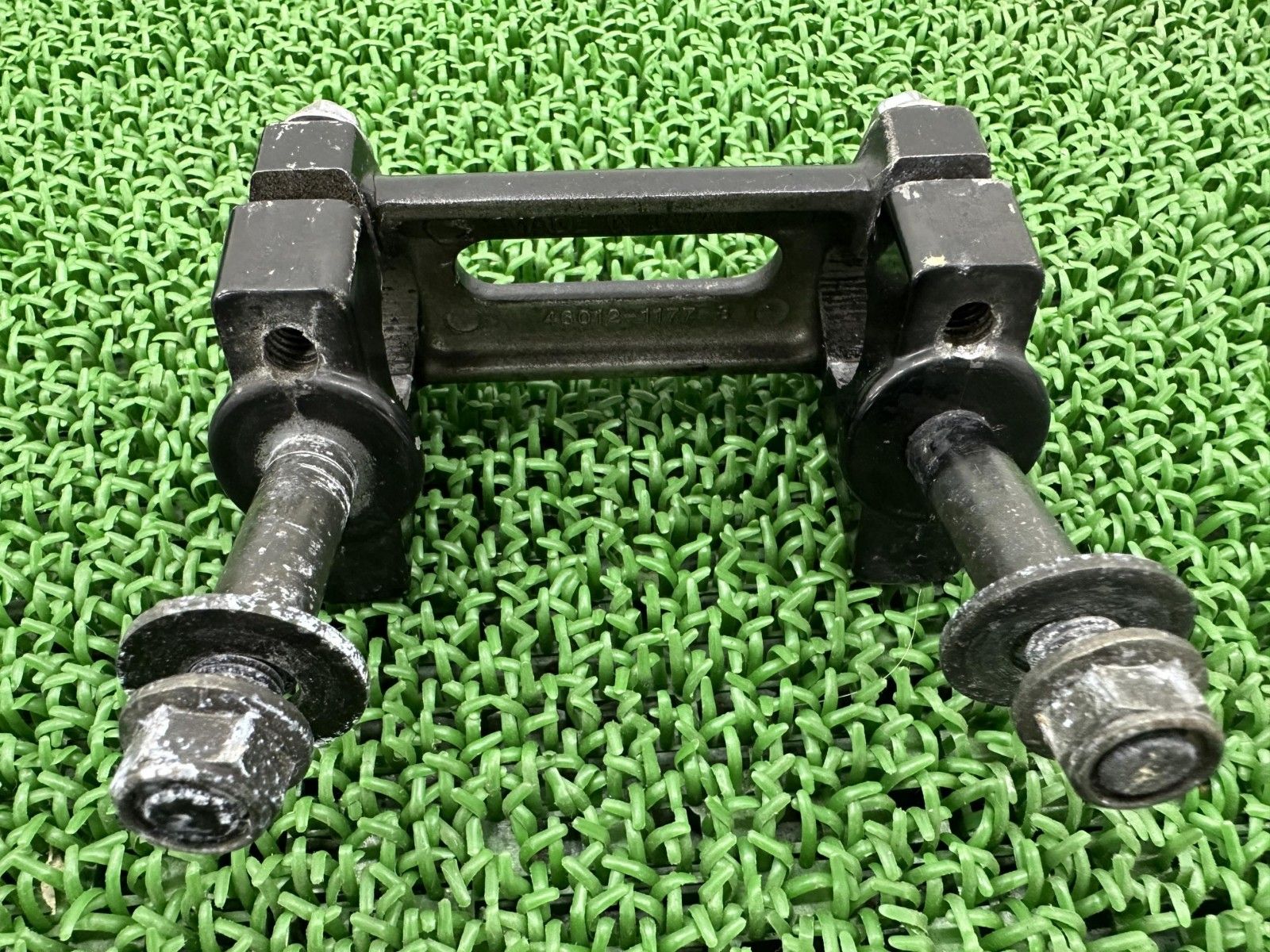 ZRX1200R ハンドルポスト 46012-1177 カワサキ 純正 バイク 部品