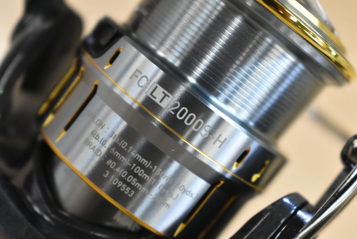 ダイワ 21 ルビアスエアリティ FC LT 2000 S-H DAIWA LUVIAS AIRITY スピニングリール ネイティブトラウト アジング メバリング