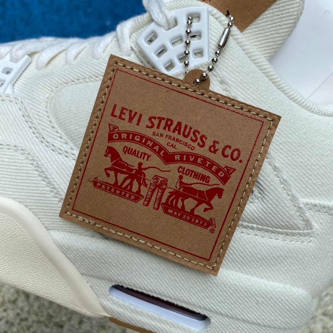 新品 未使用 NIKE × LEVI’S AIR JORDAN 4 WHITE DENIM ナイキ×リーバイス エアジョーダン4 ホワイトデニム AO2571-100