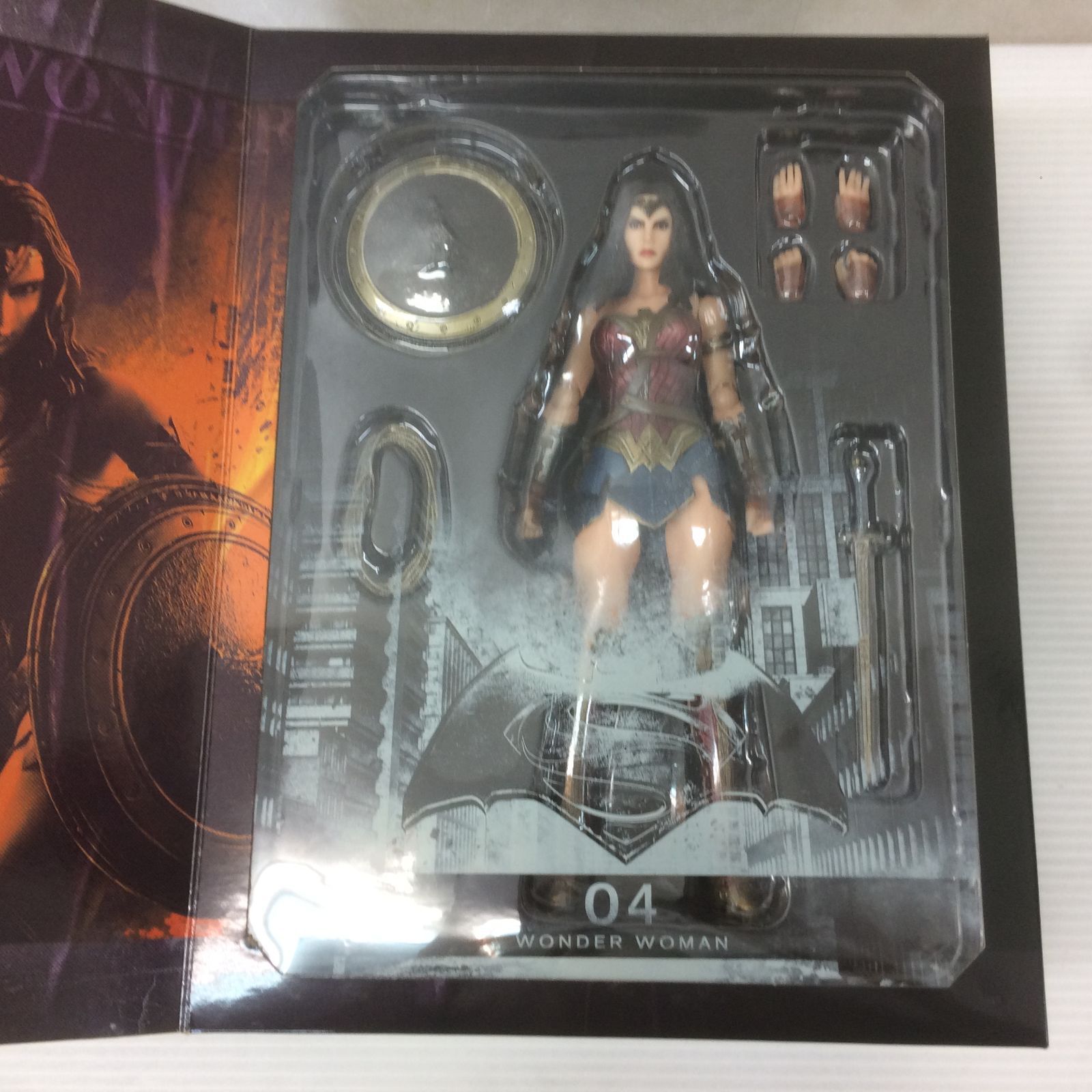 PLAYARTS改／バットマン　v　スーパーマン•ダウンオブジャスティス•中古品 PLAYARTS改／バットマン v スーパーマン•ダウンオブジャスティス