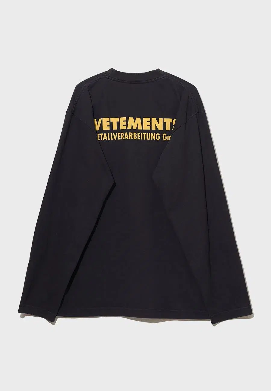 VETEMENTS