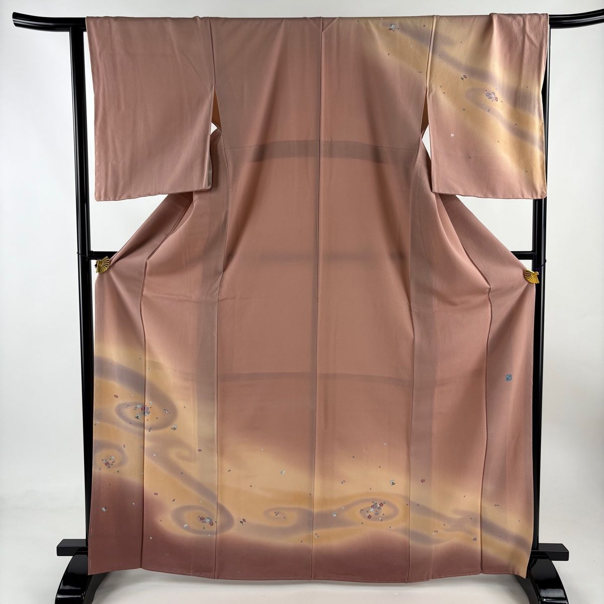 付下げ 身丈168.5cm 裄丈66cm M 袷 落款 草花 流水 ぼかし ピンクベージュ 正絹 秀品