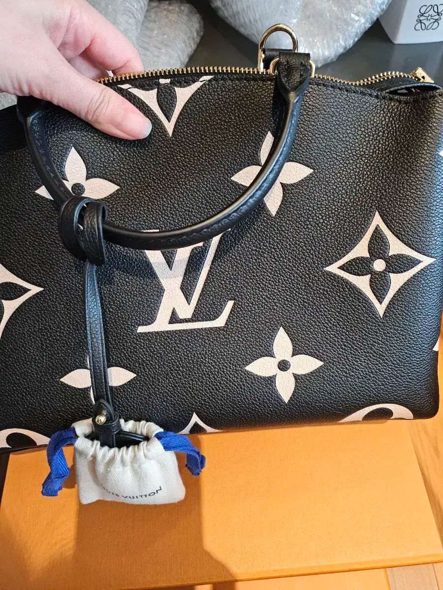 本物 ルイヴィトン LOUIS VUITTON LV オデオン PM モノグラム