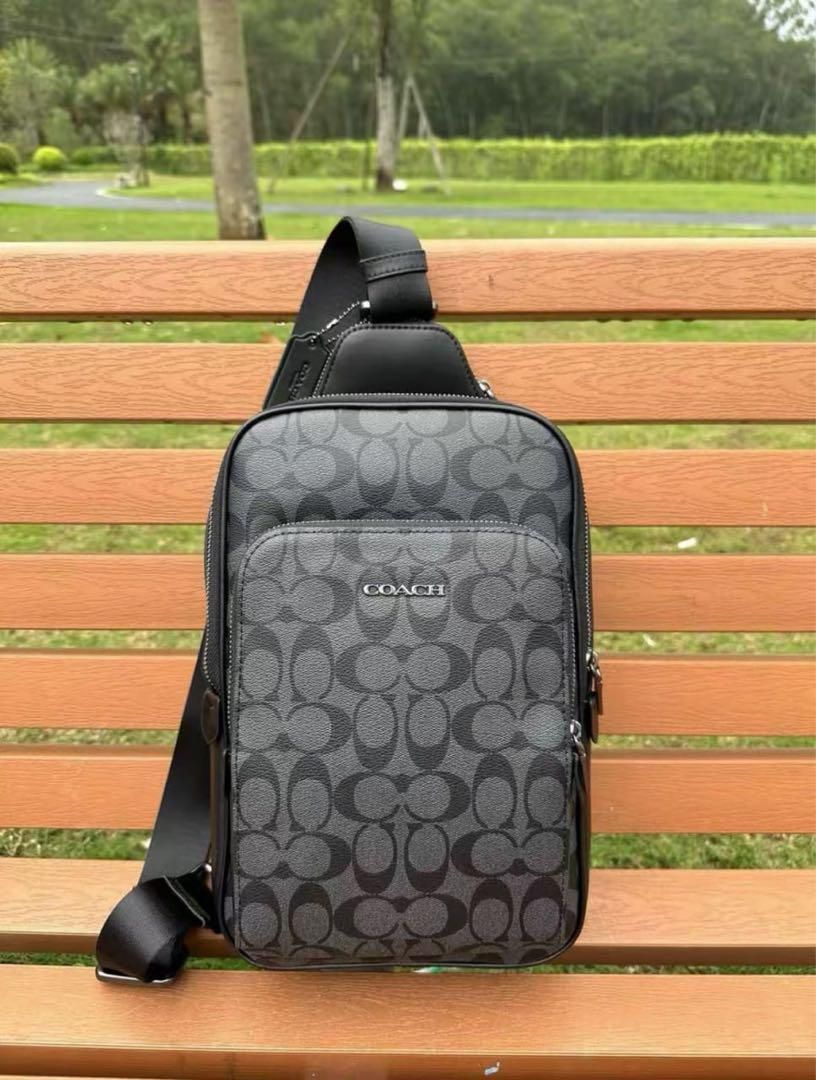 COACH CO910 ボディバッグ - メルカリ