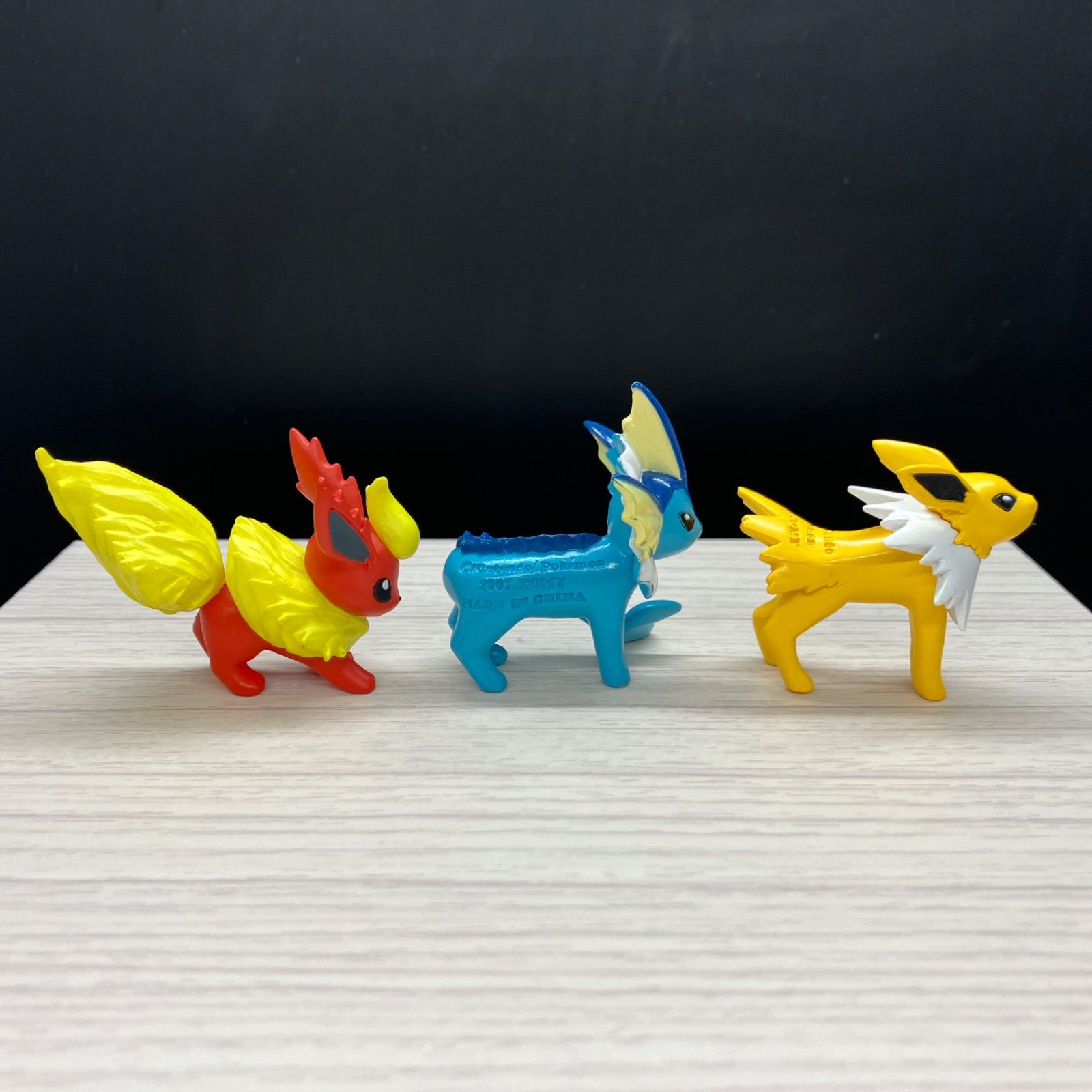 初期 モンコレ シャワーズ サンダース ポケモン 当時物 初期 ポケモン モンコレ モンスターコレクション