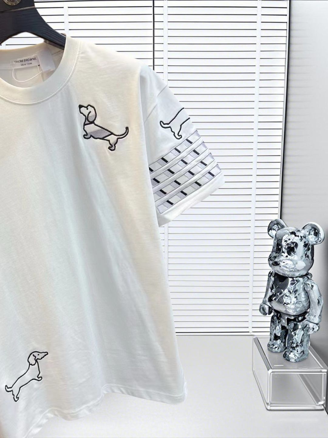 今日特価】THOM BROWNE TB 25SS 刺繍ロゴ シャツ - メルカリ