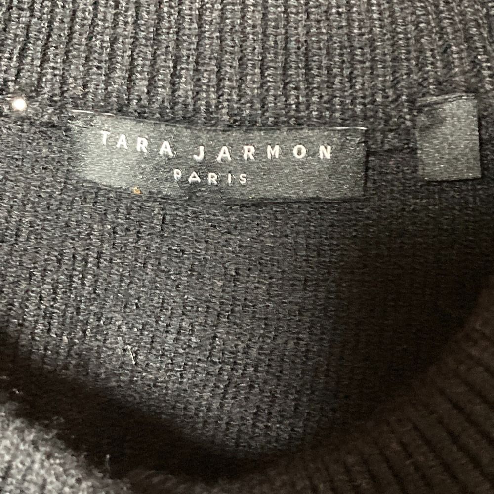 美品 Tara Jarmon タラジャーモン フェイクパールボタン ノー