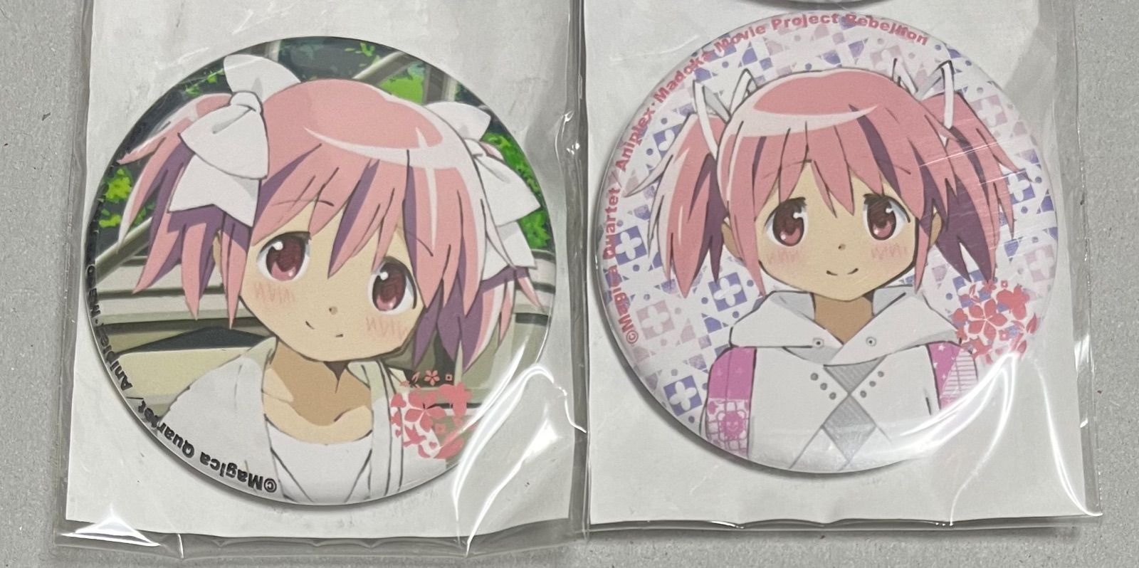 魔法少女まどか☆マギカ earth コラボ 缶バッジ 鹿目まどか 暁美ほむら 