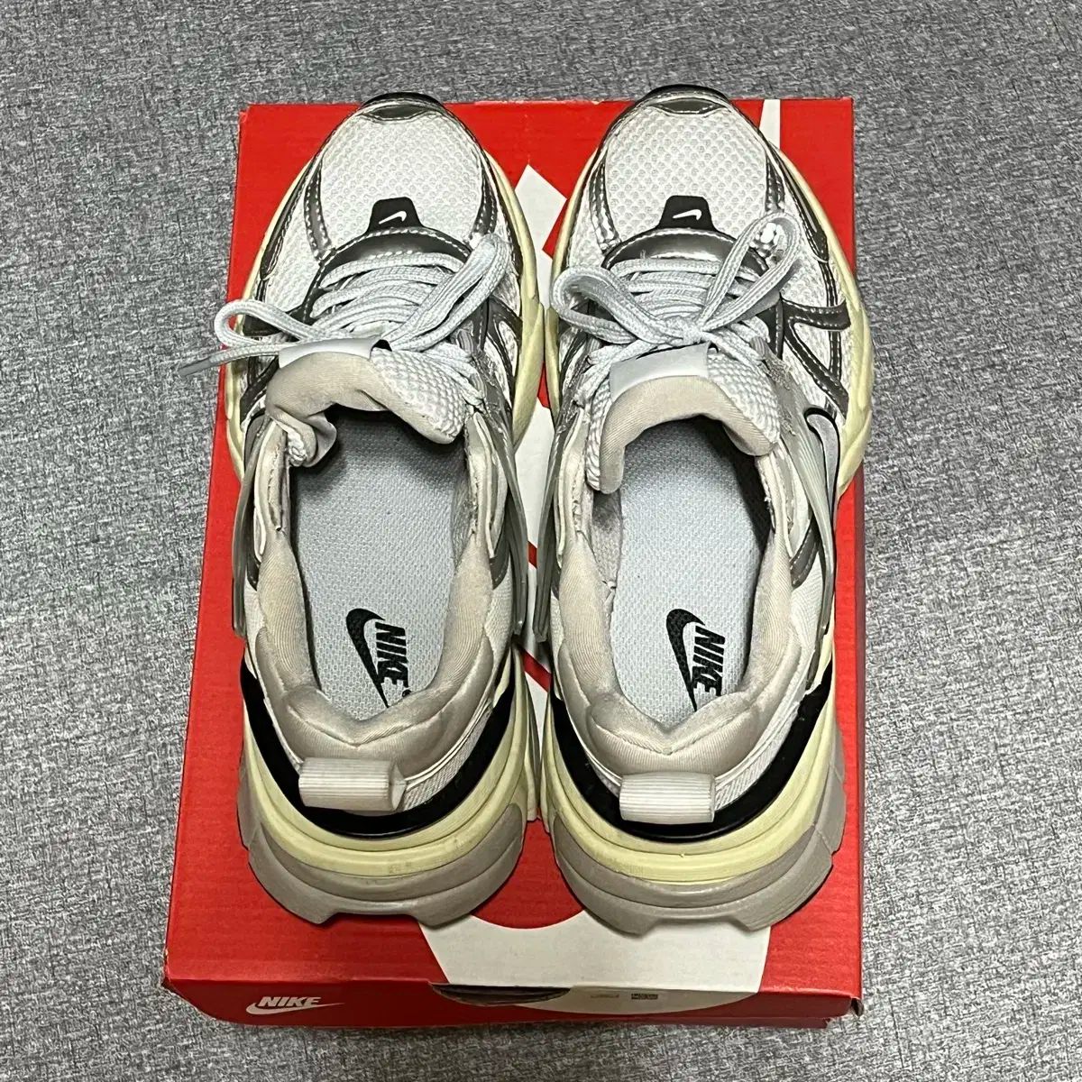 NIKE ナイキ V2K ラン サミットホワイト 225