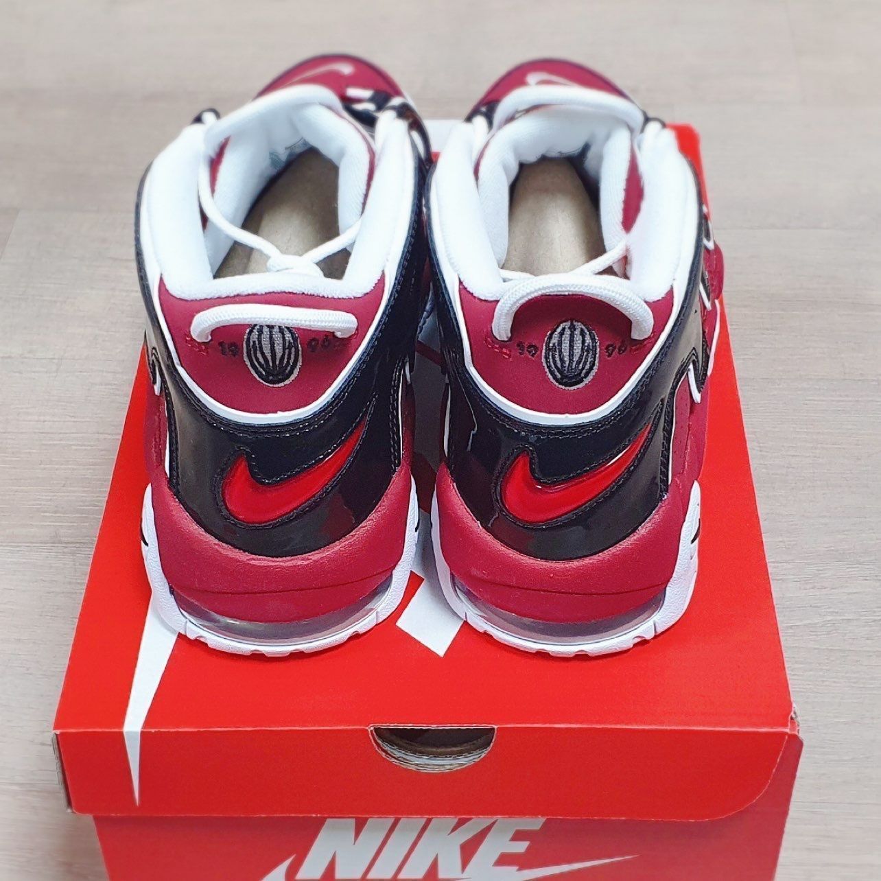 ナイキ エアモアアップテンポ  