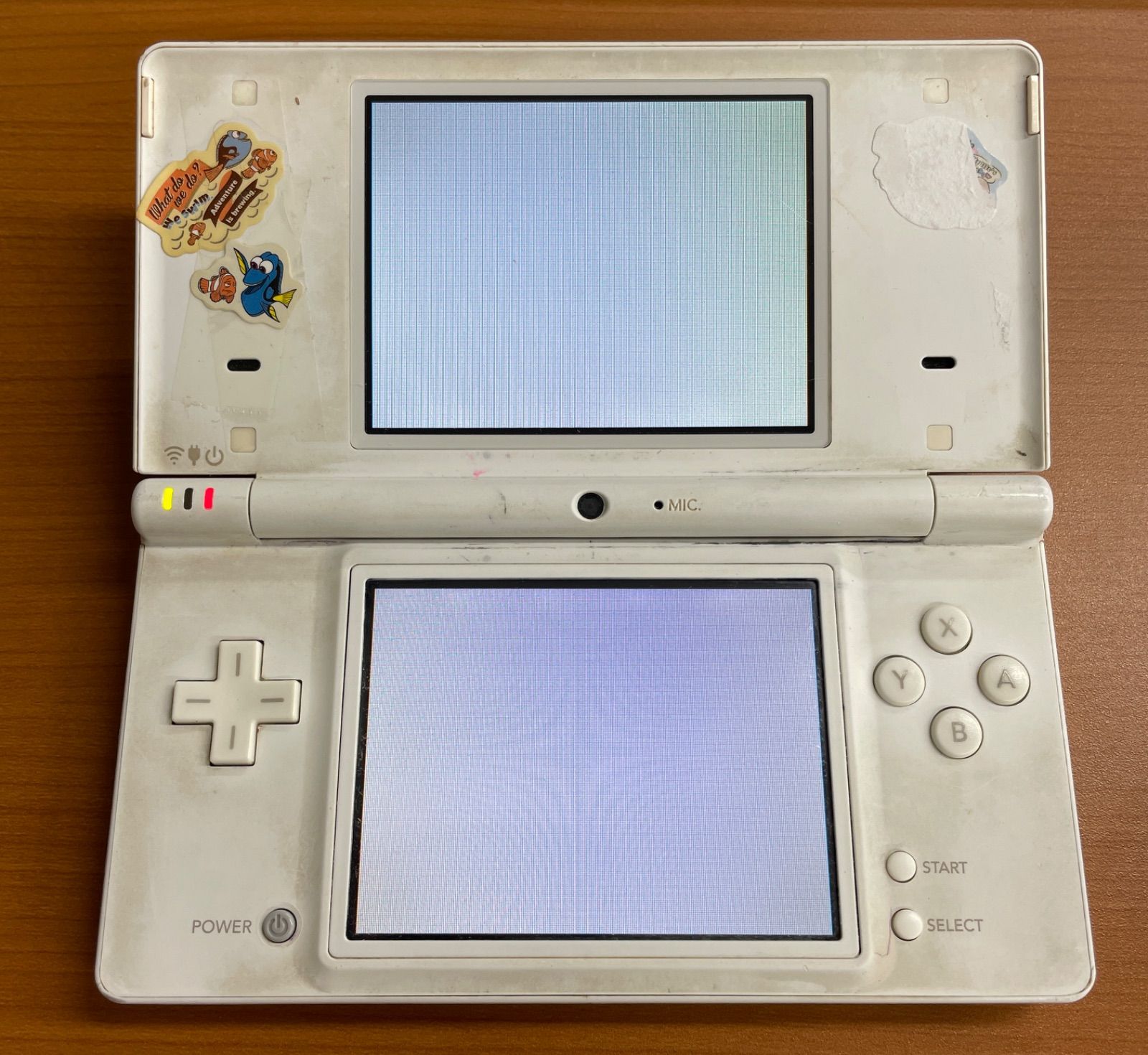 Nintendo DSi 本体 埋もれ ホワイト ジャンク