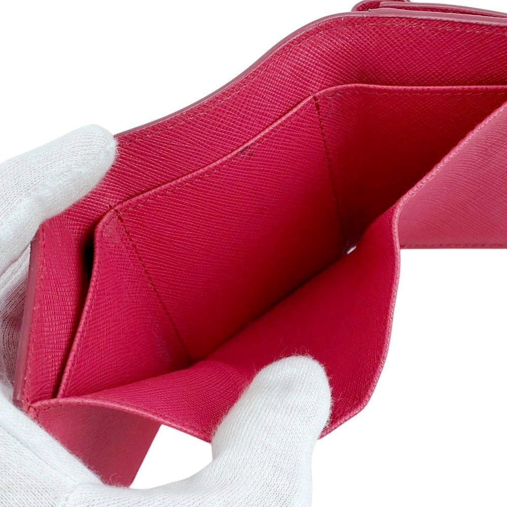 ■中古■　プラダ 三つ折り財布 コンパクトウォレット 財布 サフィアーノ ピオニー ピンク 【451102】11 □□ プラダ 三つ折り財布 コンパクトウォレット 財布 サフィアーノ
